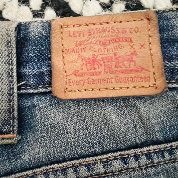 Vintage Levi Jeans cut off shorts - Picture 3 of 7